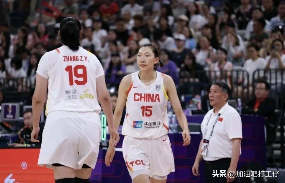 星空体育平台-宫鲁鸣谈双塔组合：进攻端效果很好防守漏洞尽快弥补  第1张