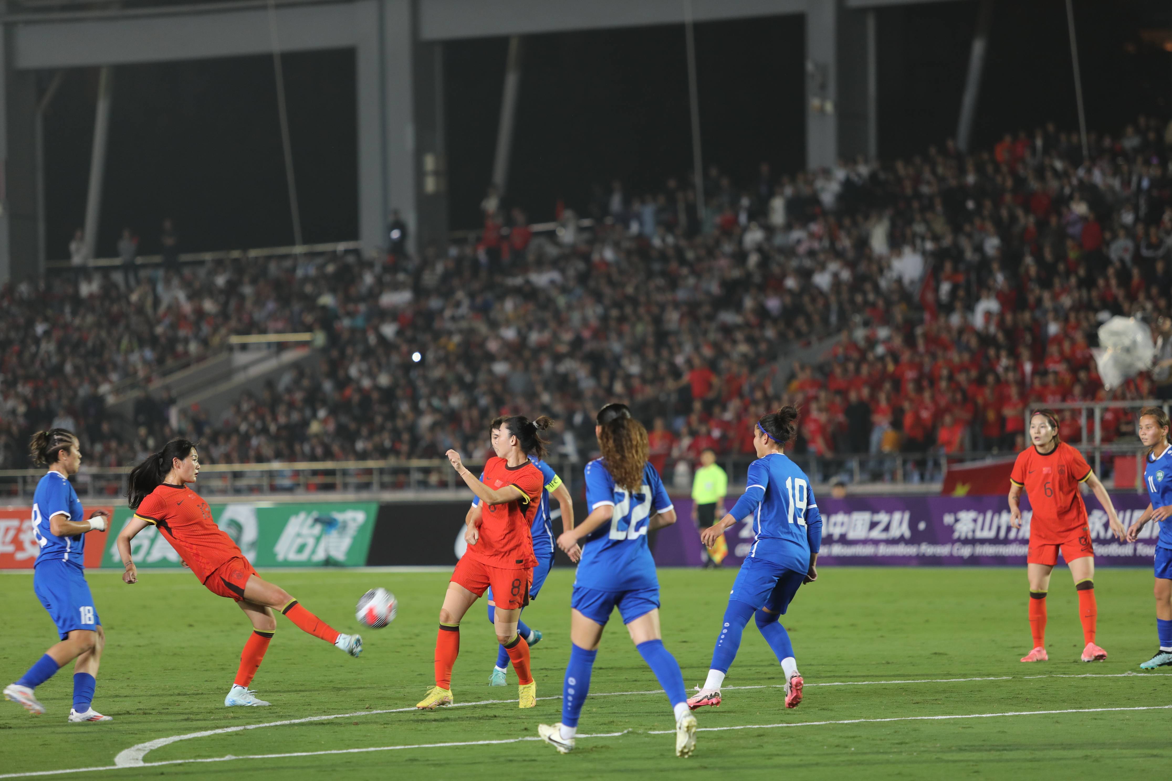 东亚杯-中国女足4-2中国台北2球领先被追平邵子钦双响