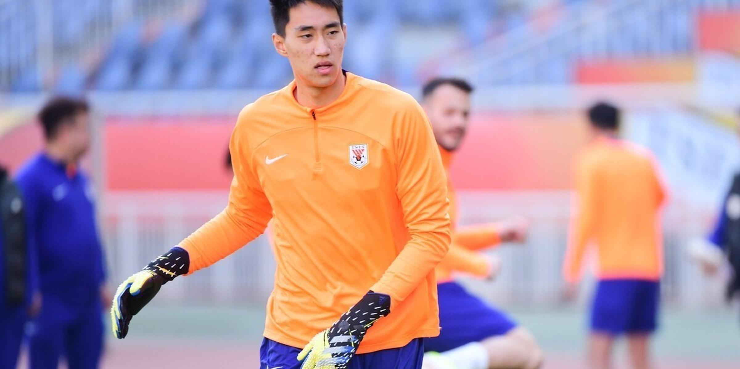 爱游戏（ayx）-国足主帅未定!东亚杯23人浮现韦世豪难入选3新星上位