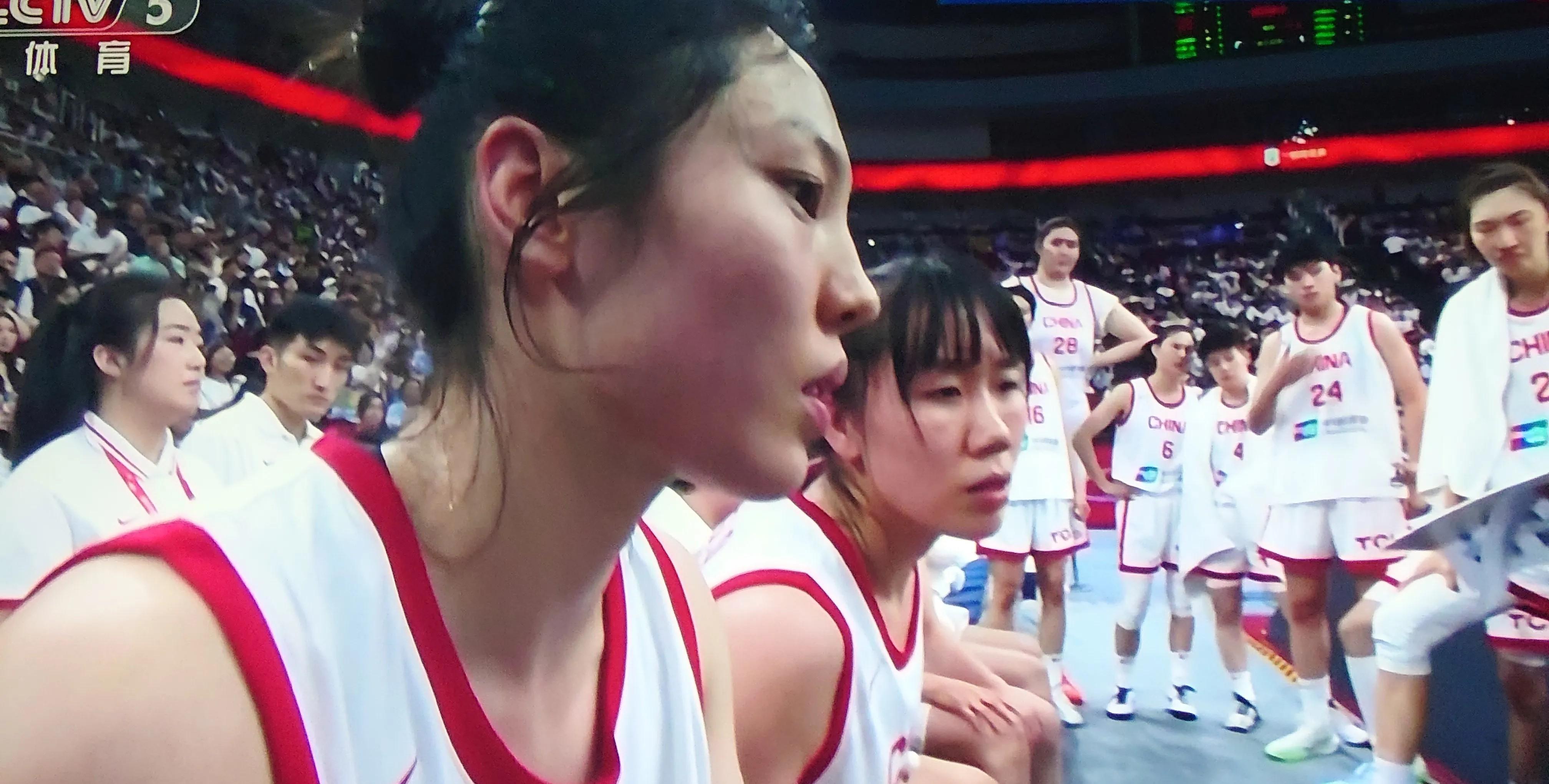 包含亚洲杯-张子宇11分钟13分中国女篮狂胜印尼51分的词条