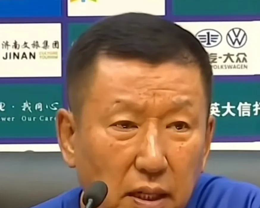 赛后发表不负责任评论，泰山主帅遭禁赛1一场罚款1万元的简单介绍
