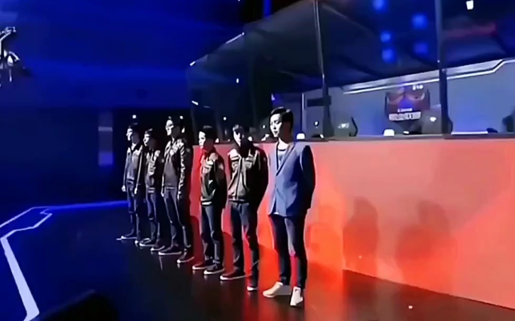 水晶哥看AL用AG队标：AG超会玩怎么来啦？哪个是梦泪啊？