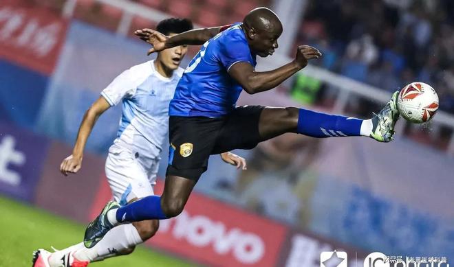 足协杯-阿齐兹传射戴维森建功西海岸2-0大连鲲城进8强