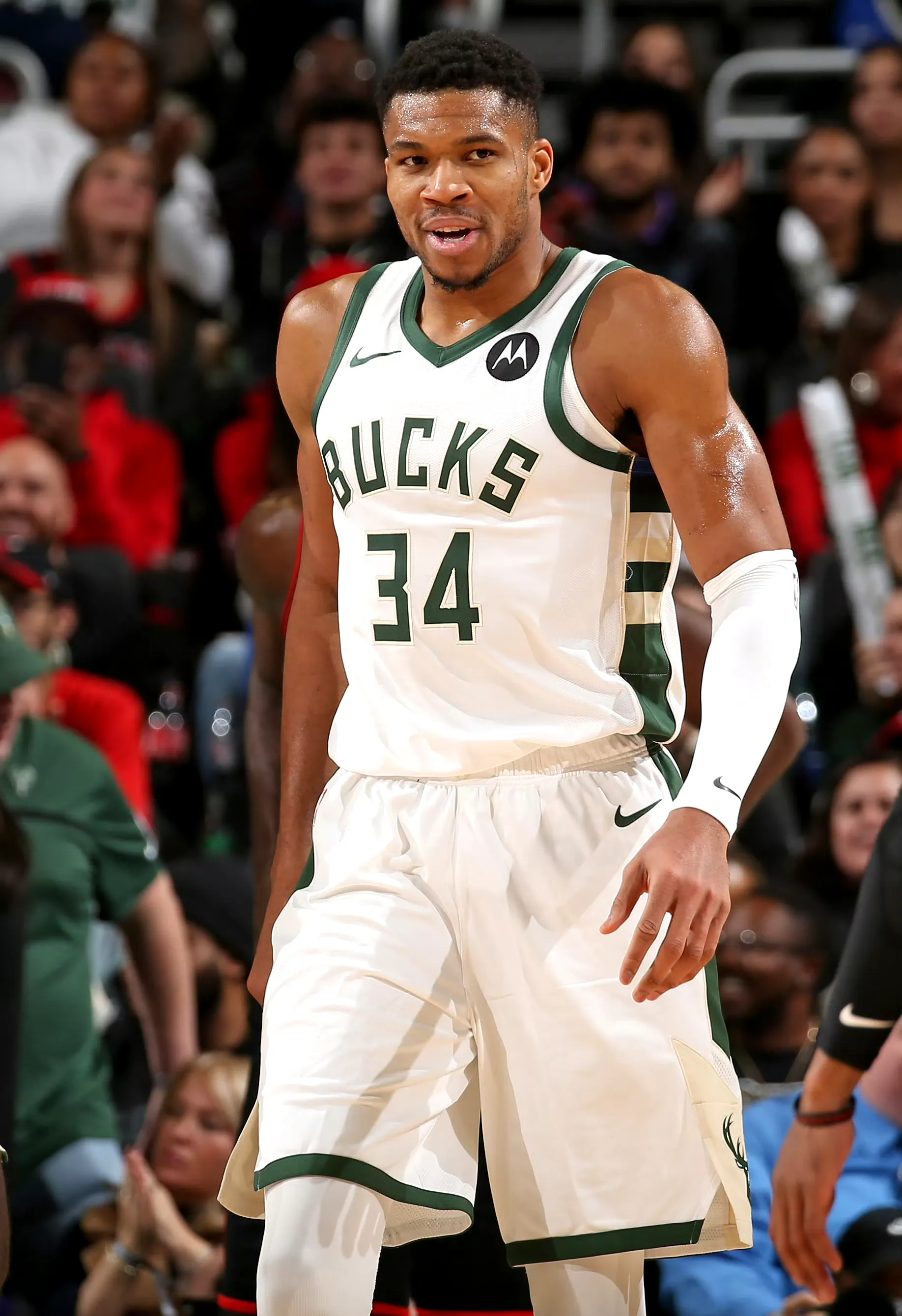 NBA官网公布新赛季东部前十球员字母哥居首