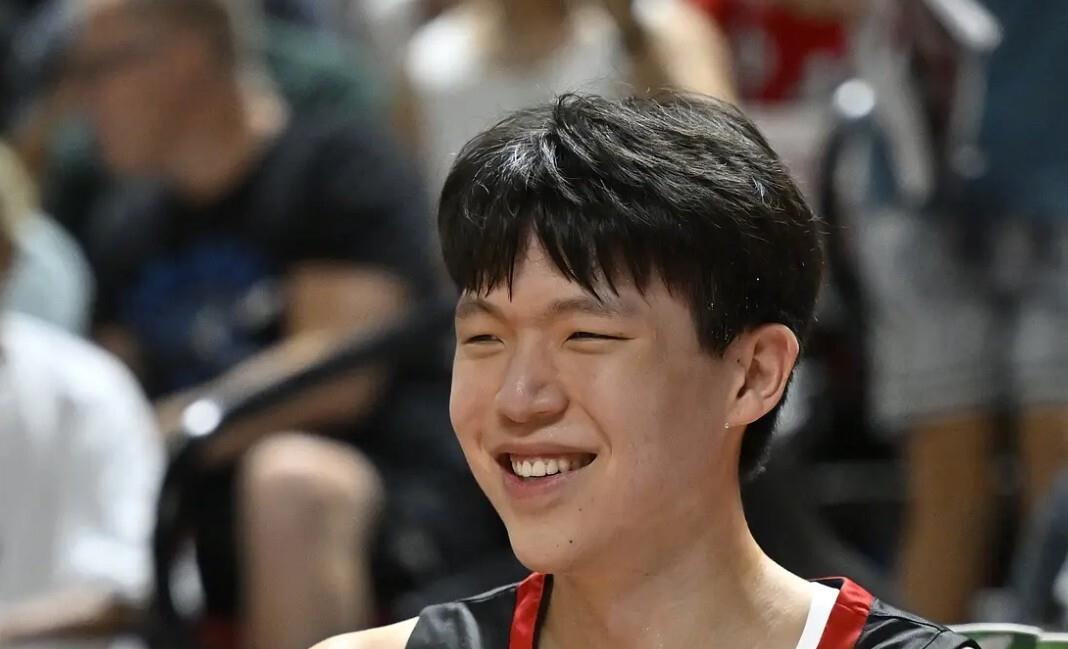 开云体育官网-杨瀚森背靠背10+5+5失误夏联次战开拓者遭灰熊逆转