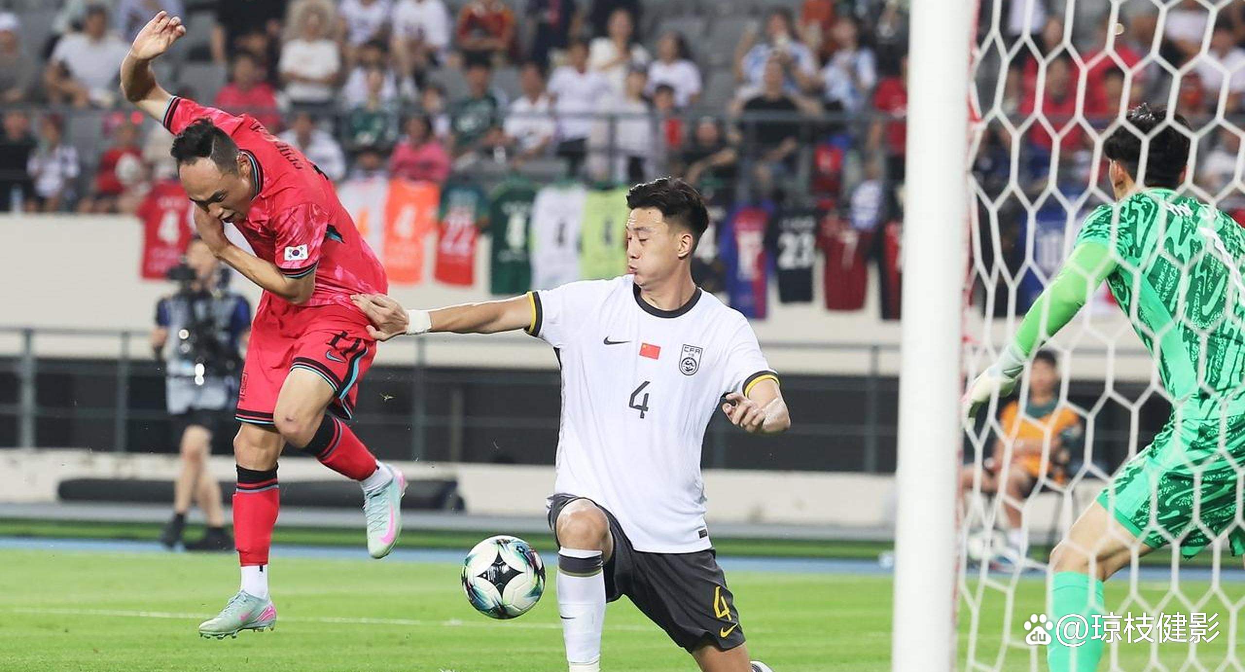 下午3点，国足东亚杯荣誉战！力争首球，打平即获季军，申花送助攻的简单介绍
