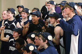 球队连续胜利士气高涨，冲击榜首