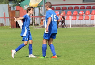 曼联击败林肯，稳操胜券，队伍狂热庆祝