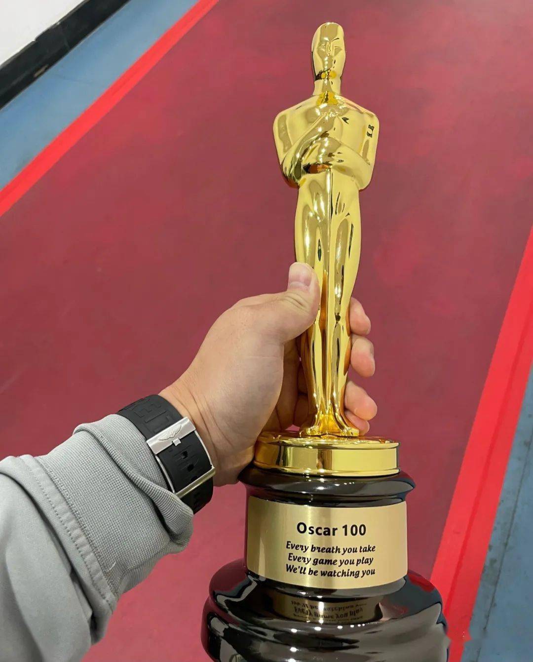 奥斯卡坦言：海港当时给了我无法想象的数字，我收到后失眠三夜的简单介绍