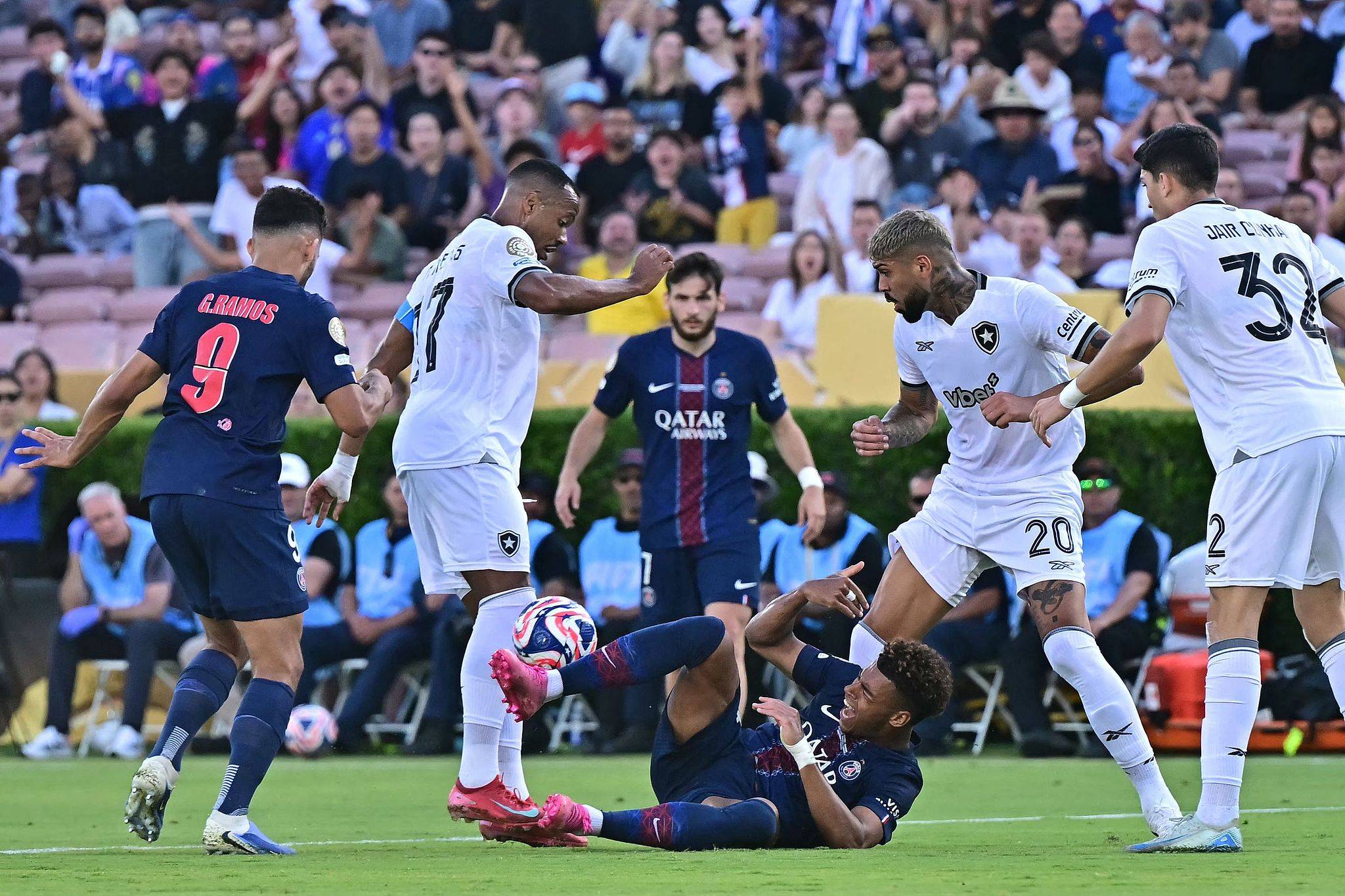 9-1！曼联巴黎双星戴帽两轮不胜后FIFA第5末轮踢疯晋级世界杯的简单介绍