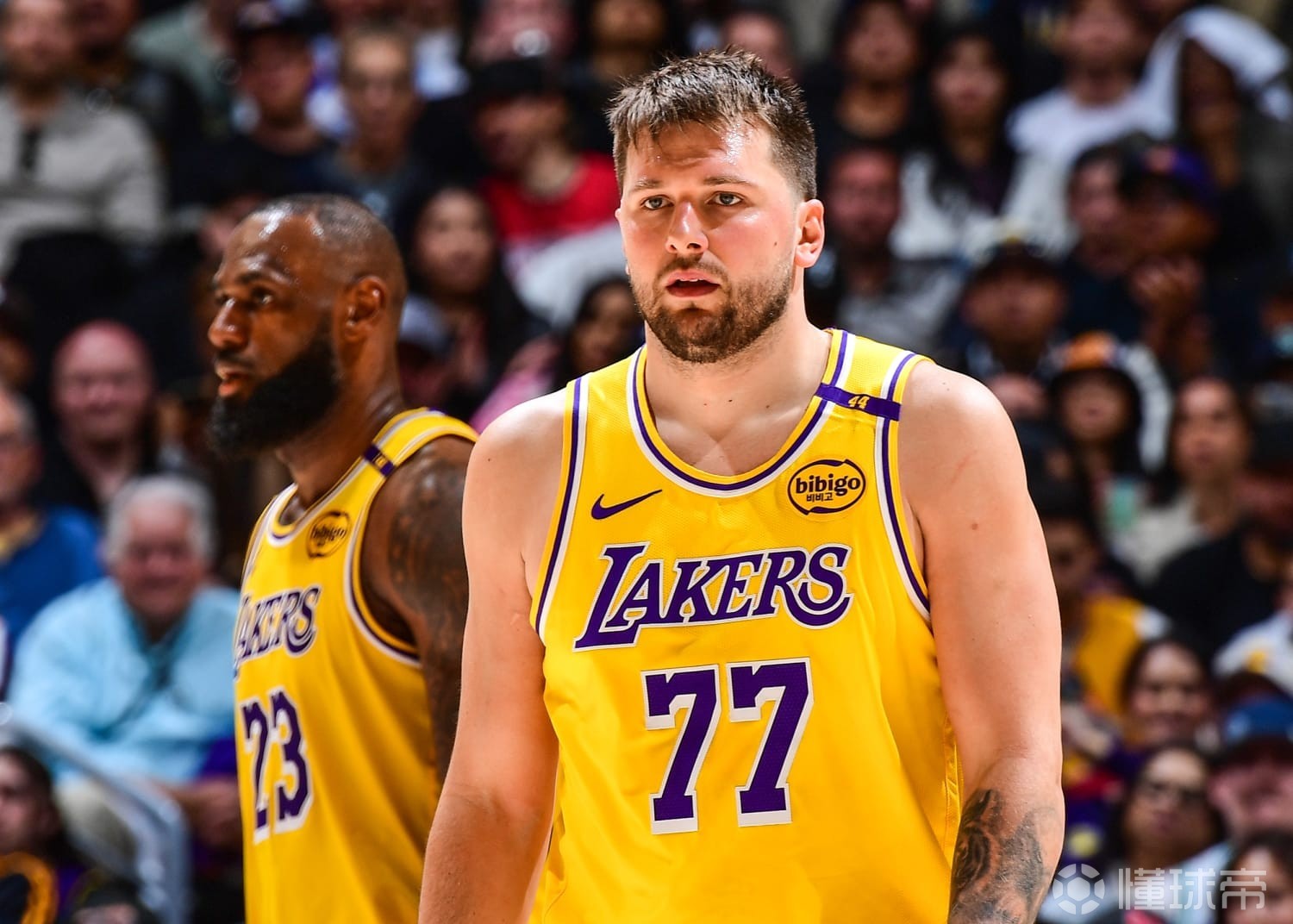 詹姆斯首秀11+12东契奇37+10湖人逆转爵士的简单介绍