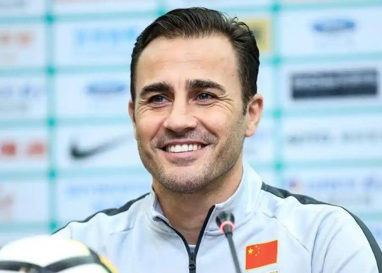 包含赚翻了！卡帅执教乌兹别克斯坦年薪曝光：比国足高2900万！的词条