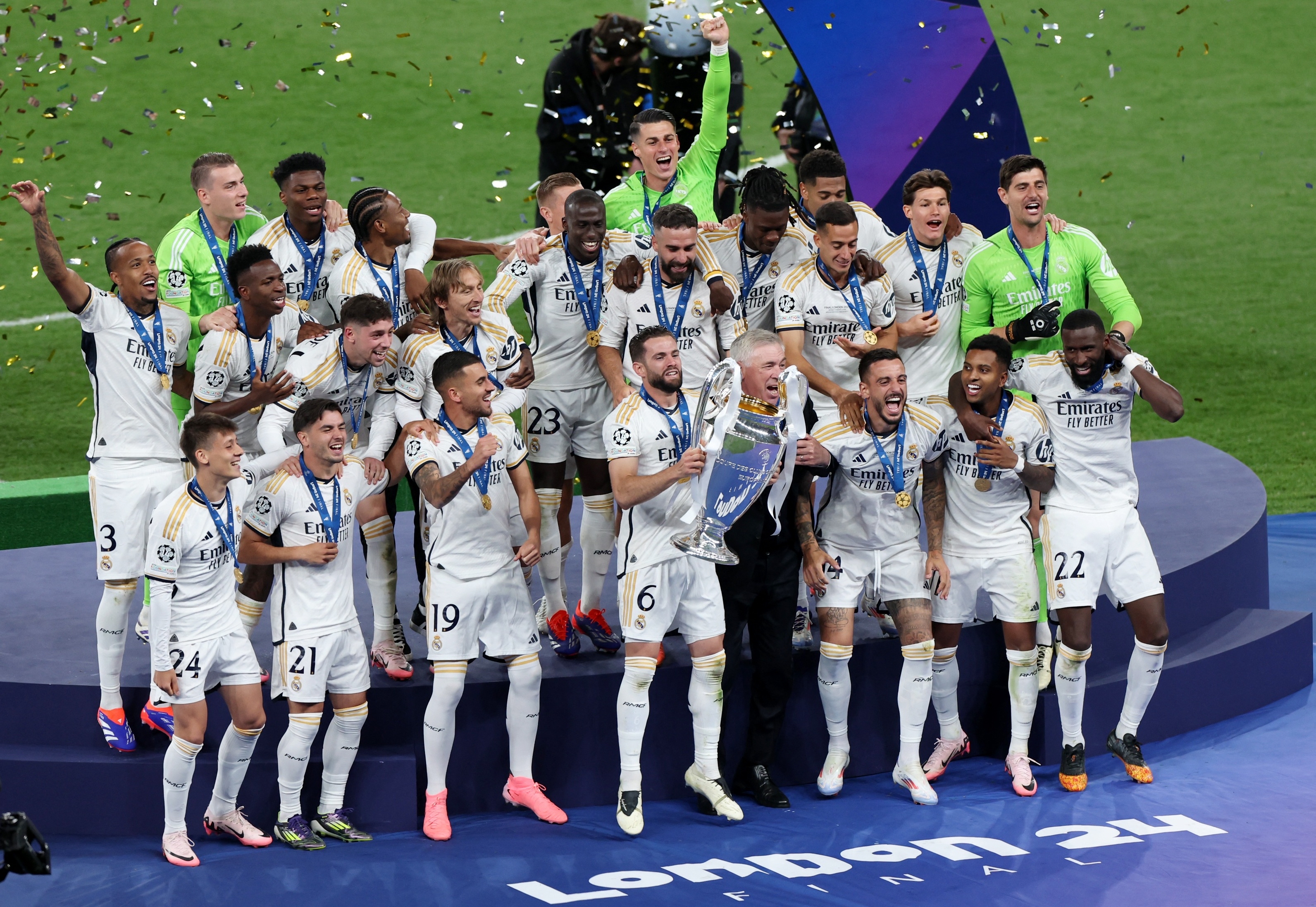 关于每个瞬间都精彩！“川超”泸州队首秀，欧冠皇马的信息