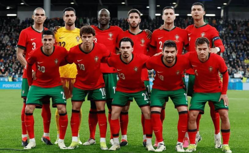 关于葡萄牙名单：C罗领衔菲利克斯在列B费维蒂尼亚撑中场的信息