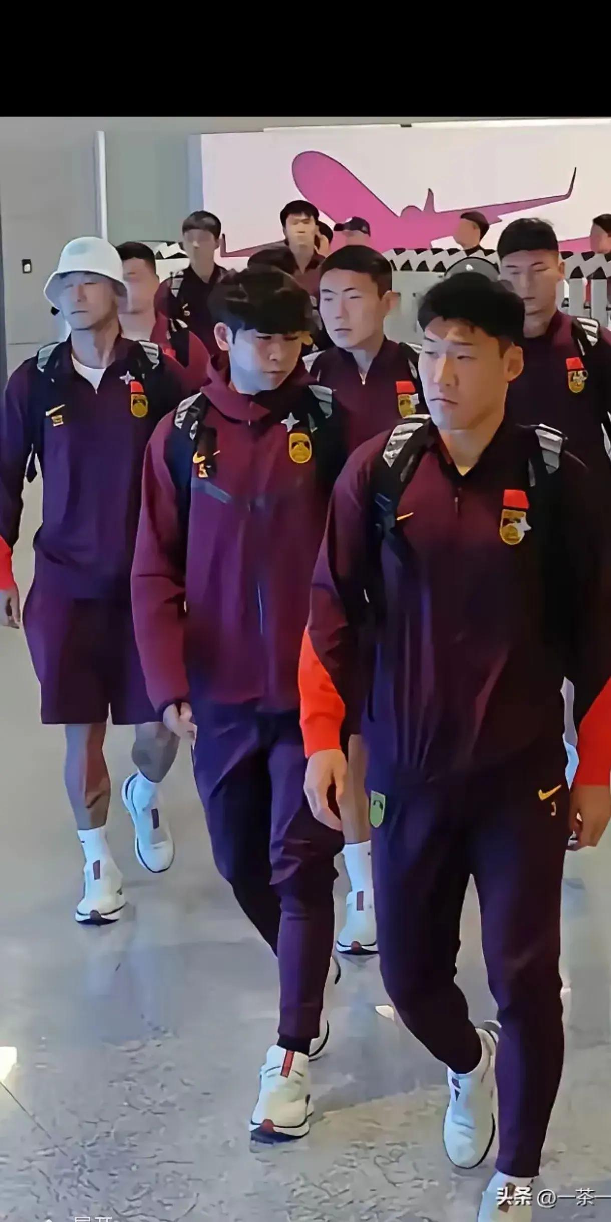 国足重庆公开训练热度不减战巴林阵容将有较大变化的简单介绍