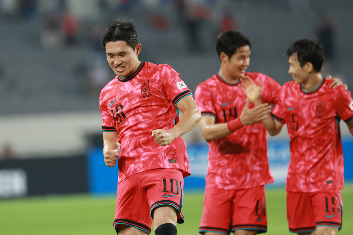 国足东亚杯第一队长浮出水面久尔杰维奇钦点不是颜骏凌和韦世豪的简单介绍  第1张