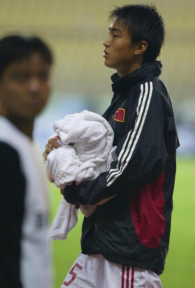 王大雷：下一个4年40岁不管什么方式都陪伴中国队的简单介绍  第2张