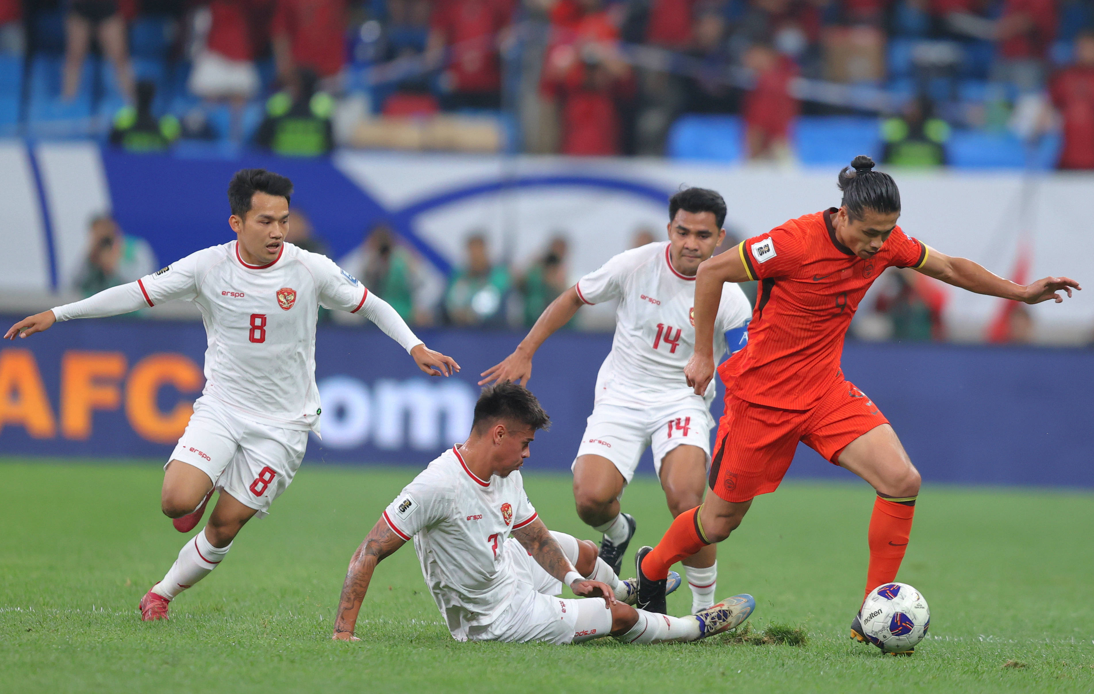 包含世预赛前瞻：国足力争主场捍卫尊严的词条  第2张