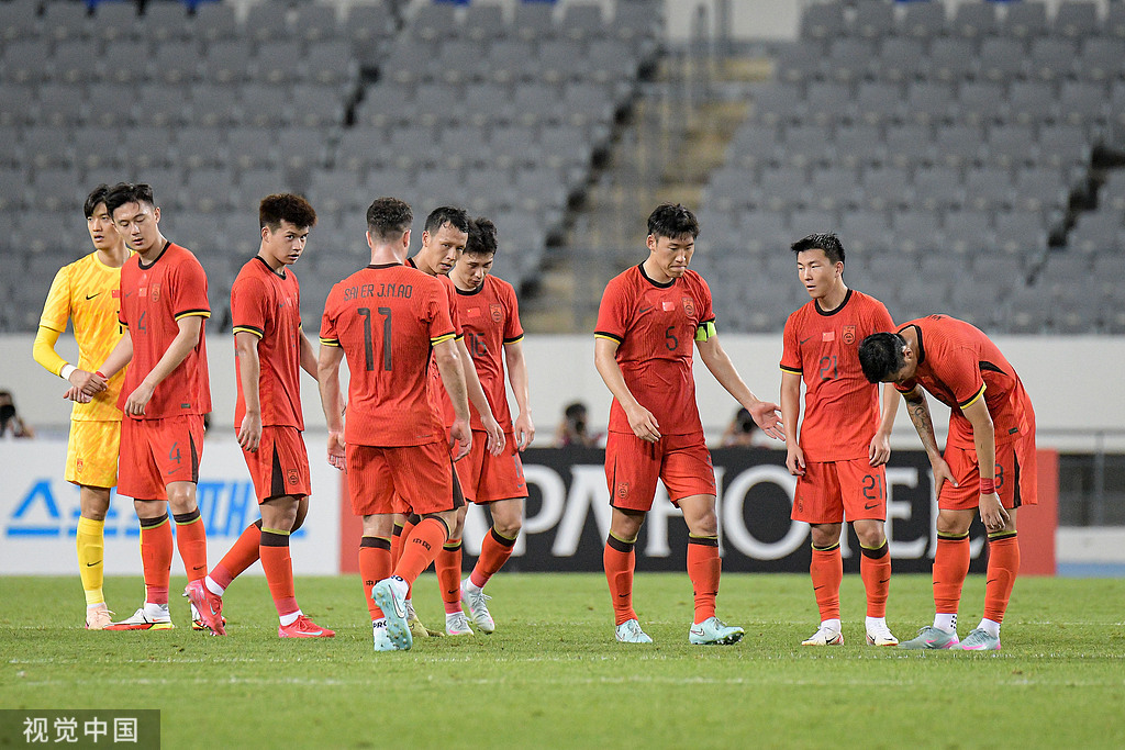 包含东亚杯-中国香港男足0-2韩国遭两连败末轮对阵国足的词条 第2张