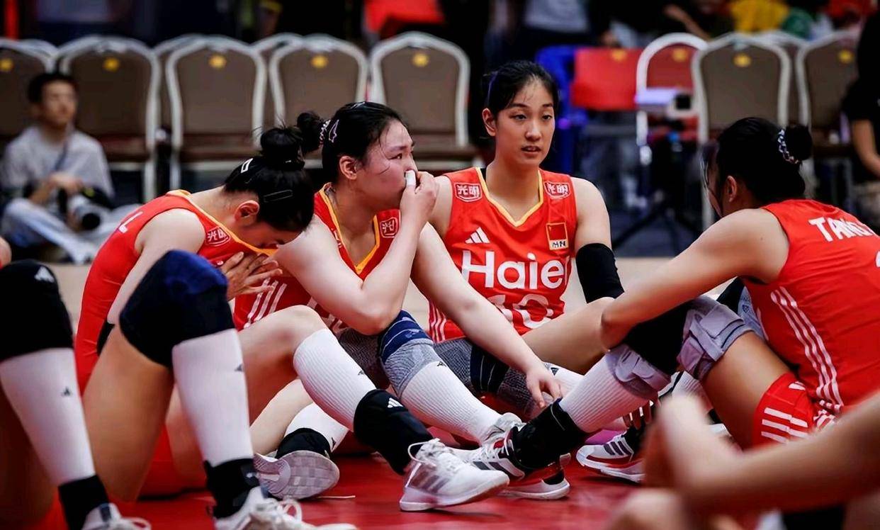 女排世联赛-龚翔宇遭争议爆头吴梦洁25分复仇造6连胜的简单介绍  第1张