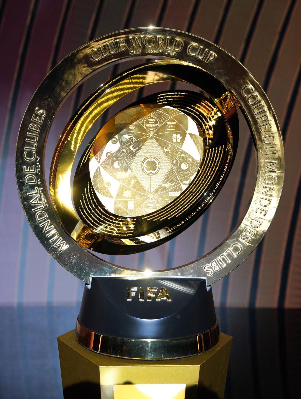 包含新版世俱杯的举办将推动足球产业的商业化进程的词条