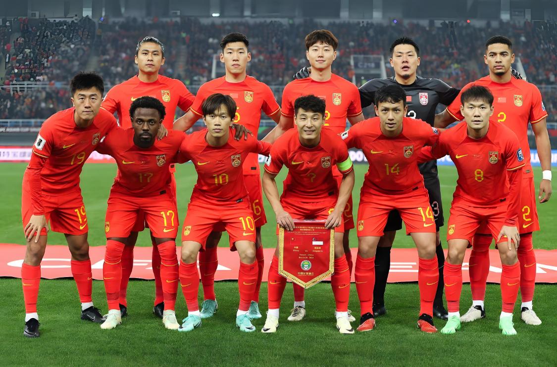 难堪又难看！新周期国足首战活在自己的世界里的简单介绍  第1张