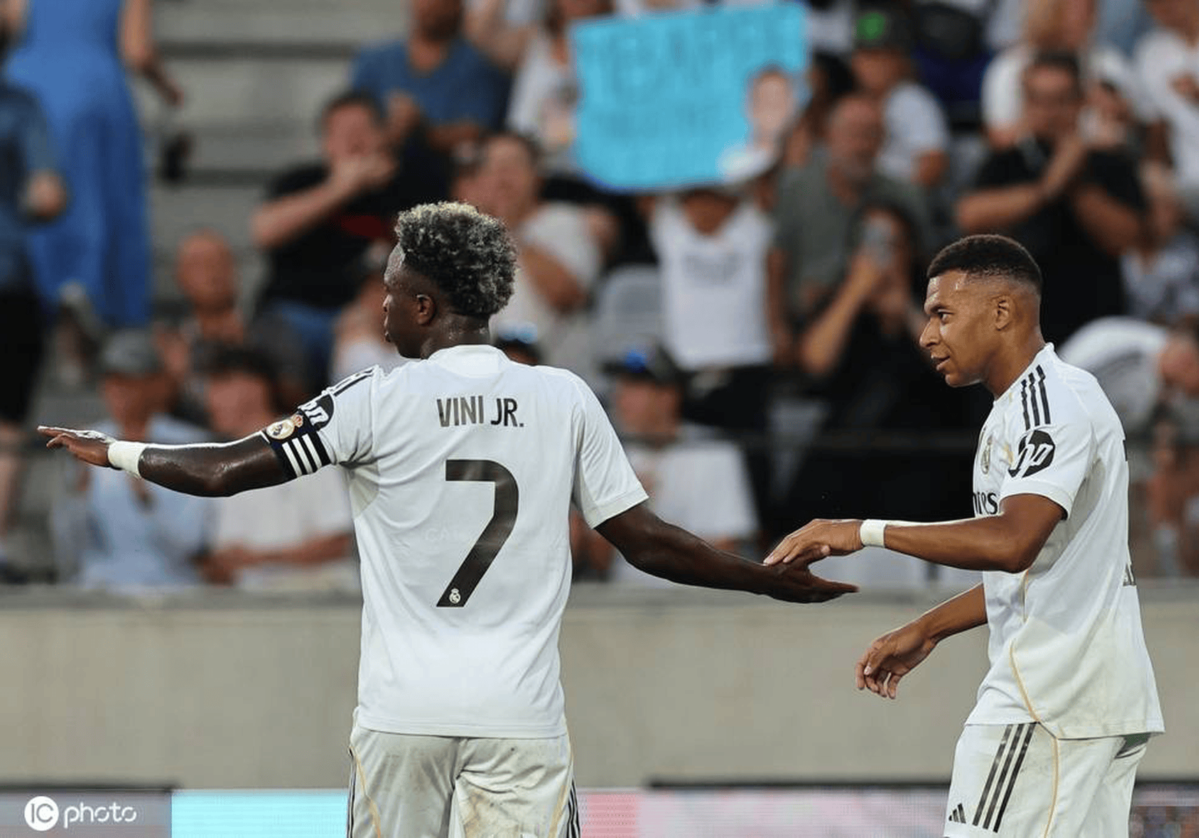 包含皇马0比4大巴黎队无缘决赛，姆巴佩发挥遭质疑，的词条  第2张