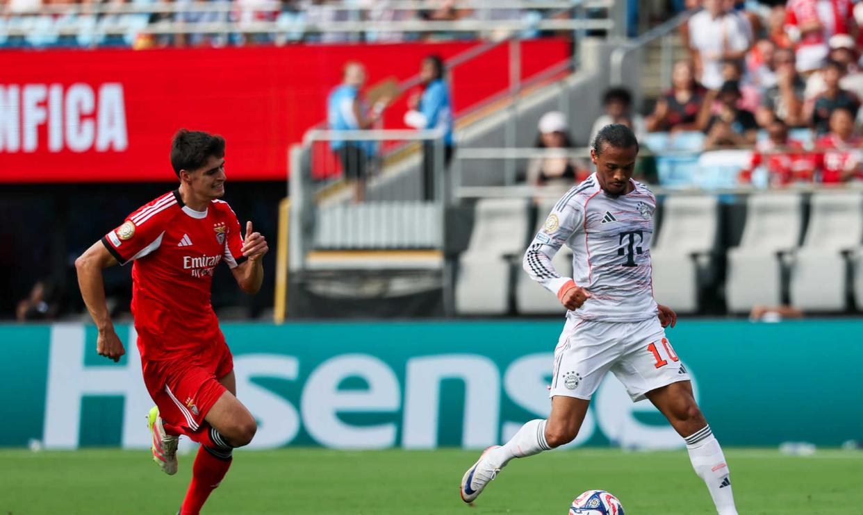 关于拜仁多打两人被大巴黎淘汰，主帅表现遭到质疑，球迷直言他该下课的信息  第2张