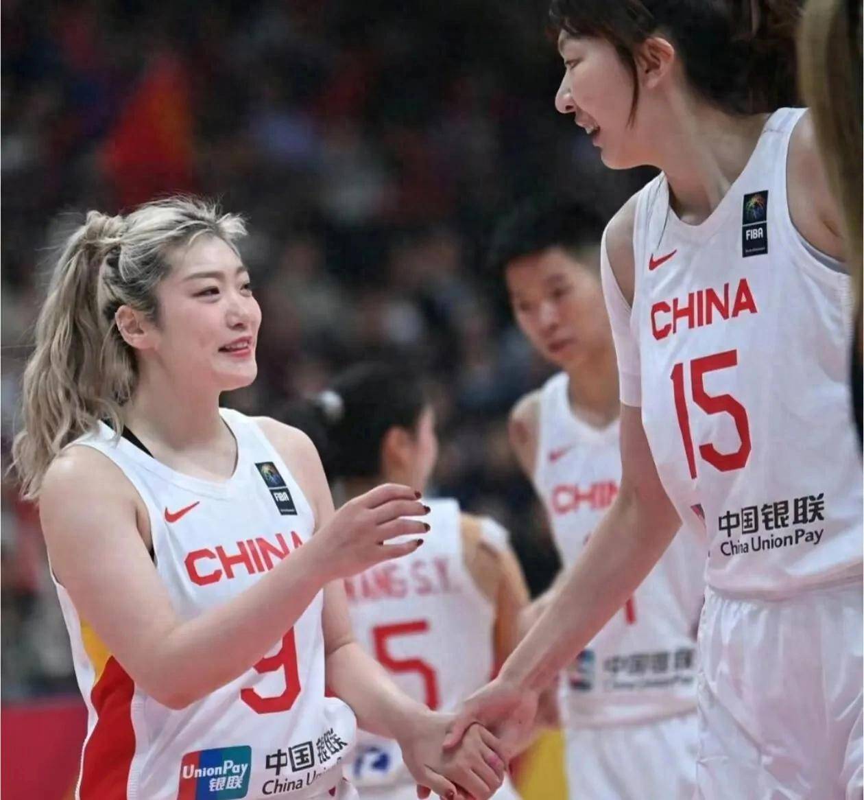 包含中国女篮平均年龄25.4岁选材着眼于洛杉矶奥运会的词条