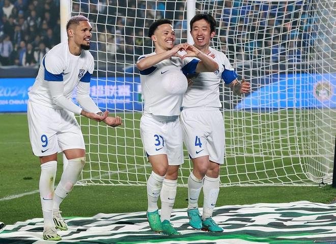 包含中超联赛第11轮最佳球迷互动活动评选结果公布的词条