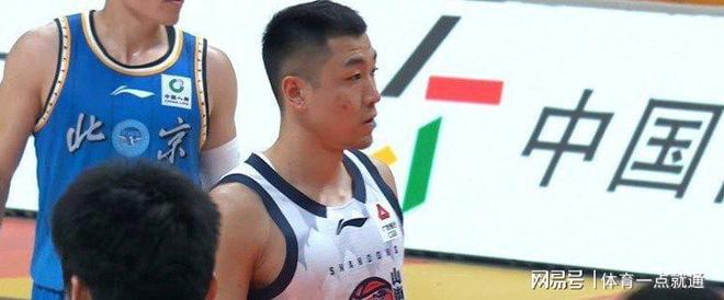 周琦缺阵首钢轻取福建高诗岩16+12山东胜广州的简单介绍  第2张