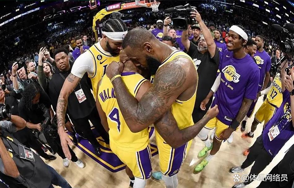 包含浓眉赛季中遭遇视网膜脱落目前已接受修复手术的词条