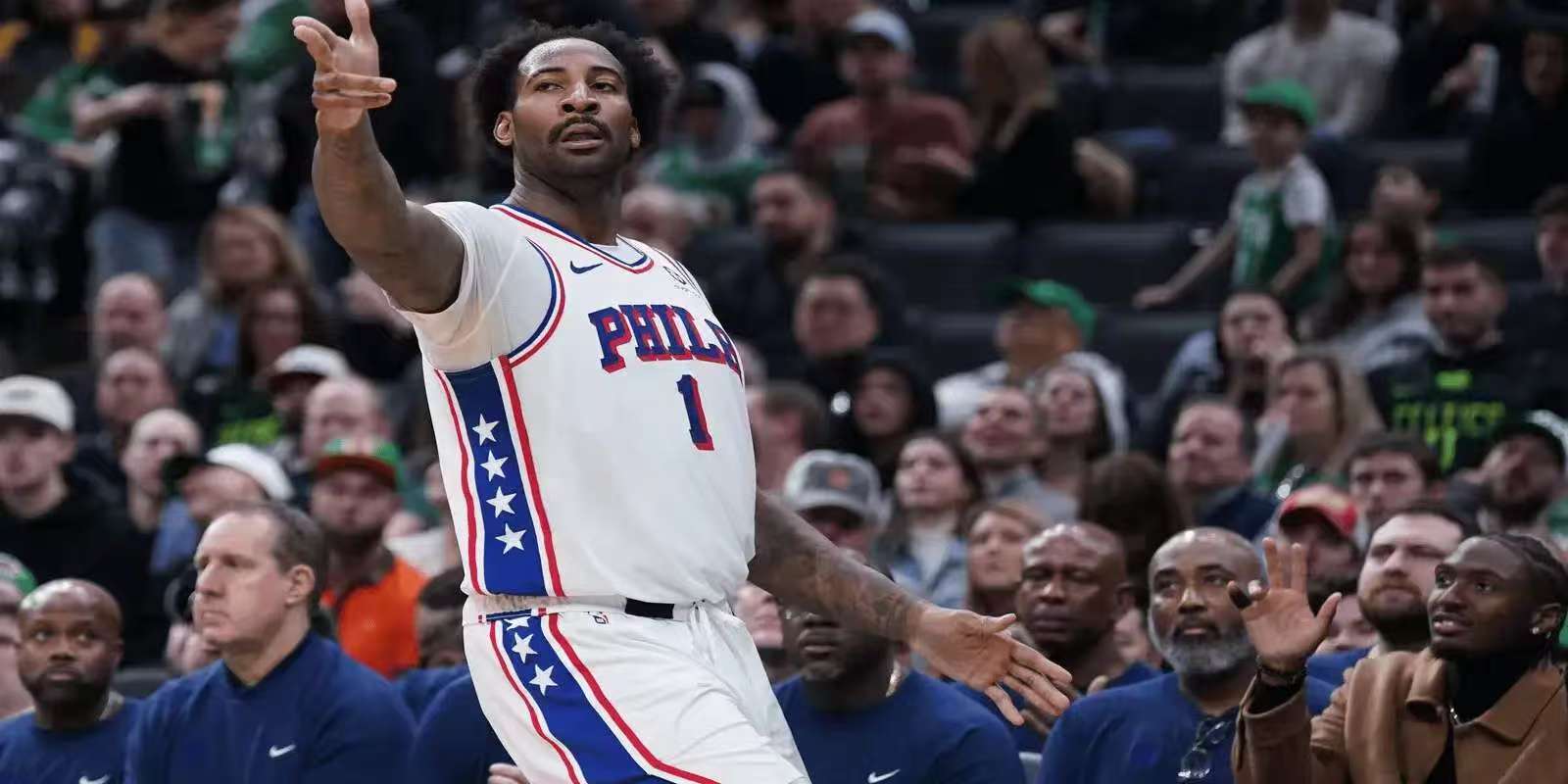 关于NBA交易传闻：比尔·西蒙斯提议用勒布朗·詹姆斯交换科怀·伦纳德的信息