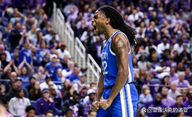 包含快快调整！卡森-华莱士半场5中1仅拿2分总决赛至今没进过三分球的词条  第1张