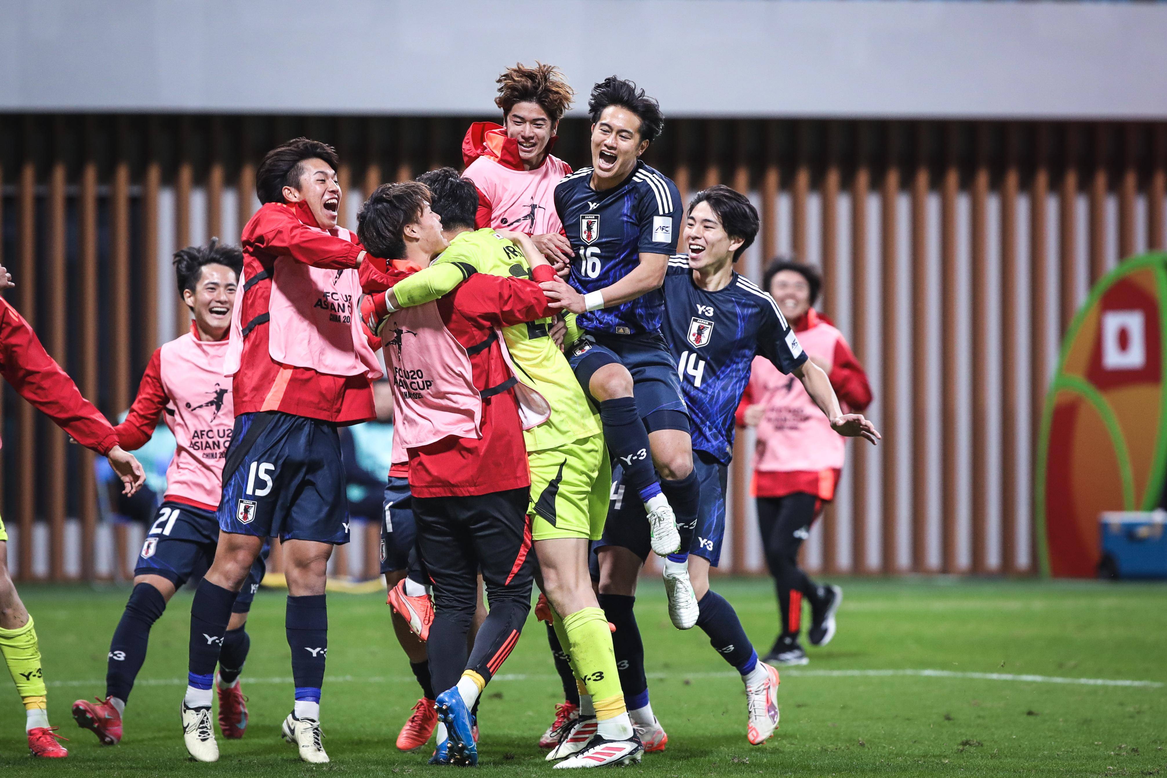 关于亚洲足球盛宴：日本对决中国，四强赛激情上演！的信息