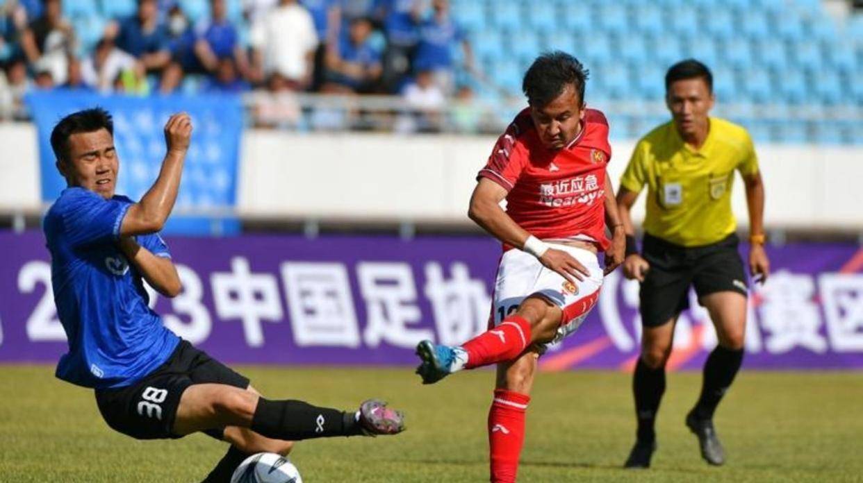 包含国安、蓉城点球判罚正确，亚泰申花火爆因主裁放纵所致。的词条  第1张