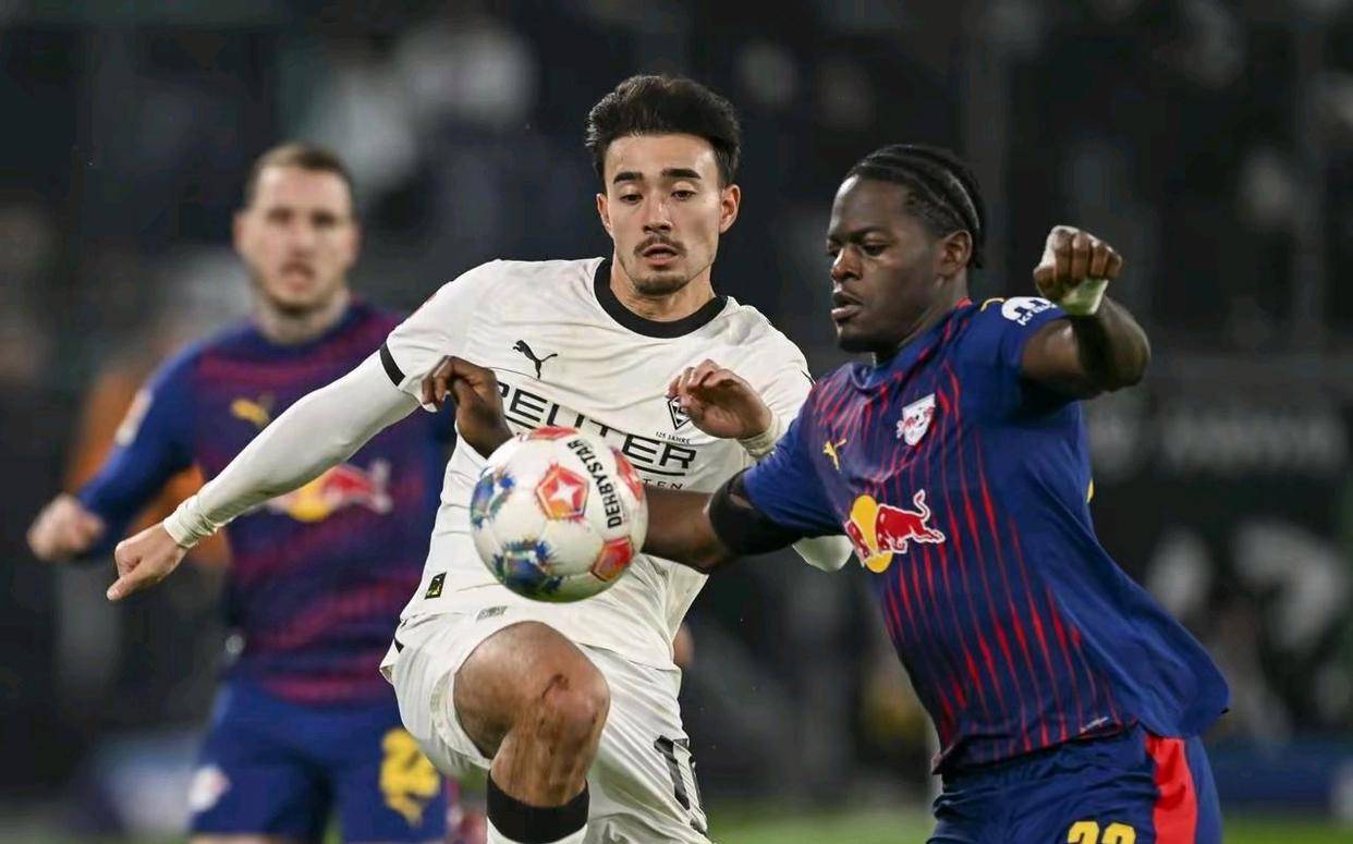 关于德甲联赛：多特蒙德错失良机，门兴格拉德巴赫两人复出的信息