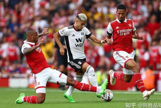 关于大中锋加盟米兰只差官宣，可阿莱格里还想要租借阿森纳9号？的信息