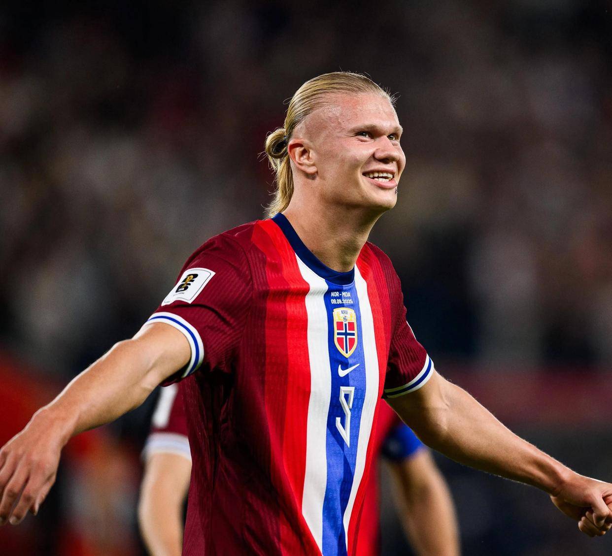 历史道标！哈兰德超C罗姆巴佩平C罗新双骄划时代印记的简单介绍