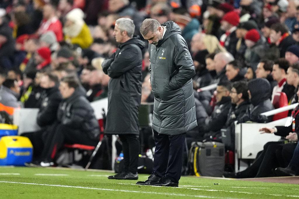 利物浦在九人热刺的混乱对决中艰难取胜，伊萨克受伤成的简单介绍