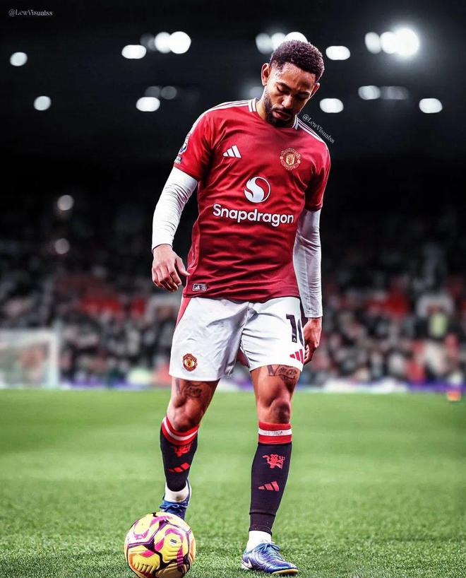 从沙特挖人？曝曼联看上狼队旧将冬窗2000万镑即可签他的简单介绍