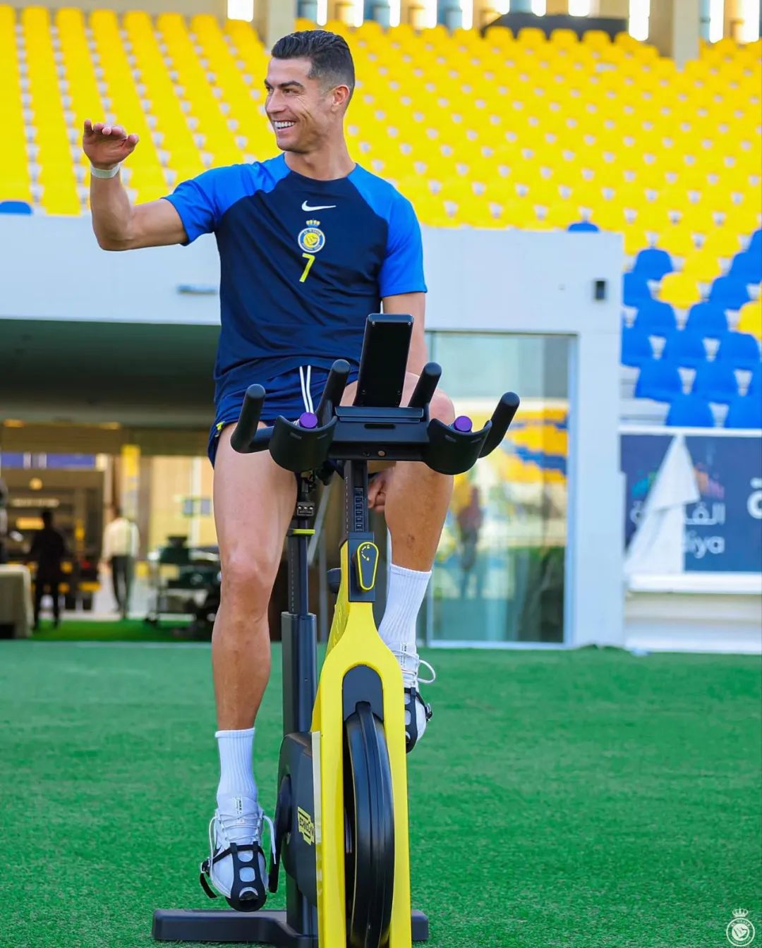 关于邮报：C罗回归曼联的原因是门德斯用曼城制造曼联恐慌！的信息