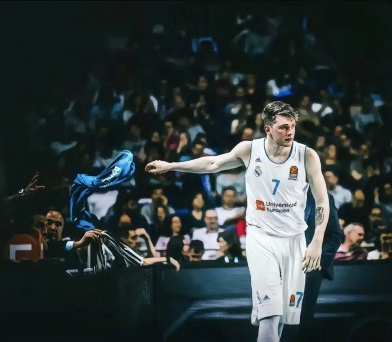 詹姆斯首秀11+12东契奇37+10湖人逆转爵士的简单介绍  第2张