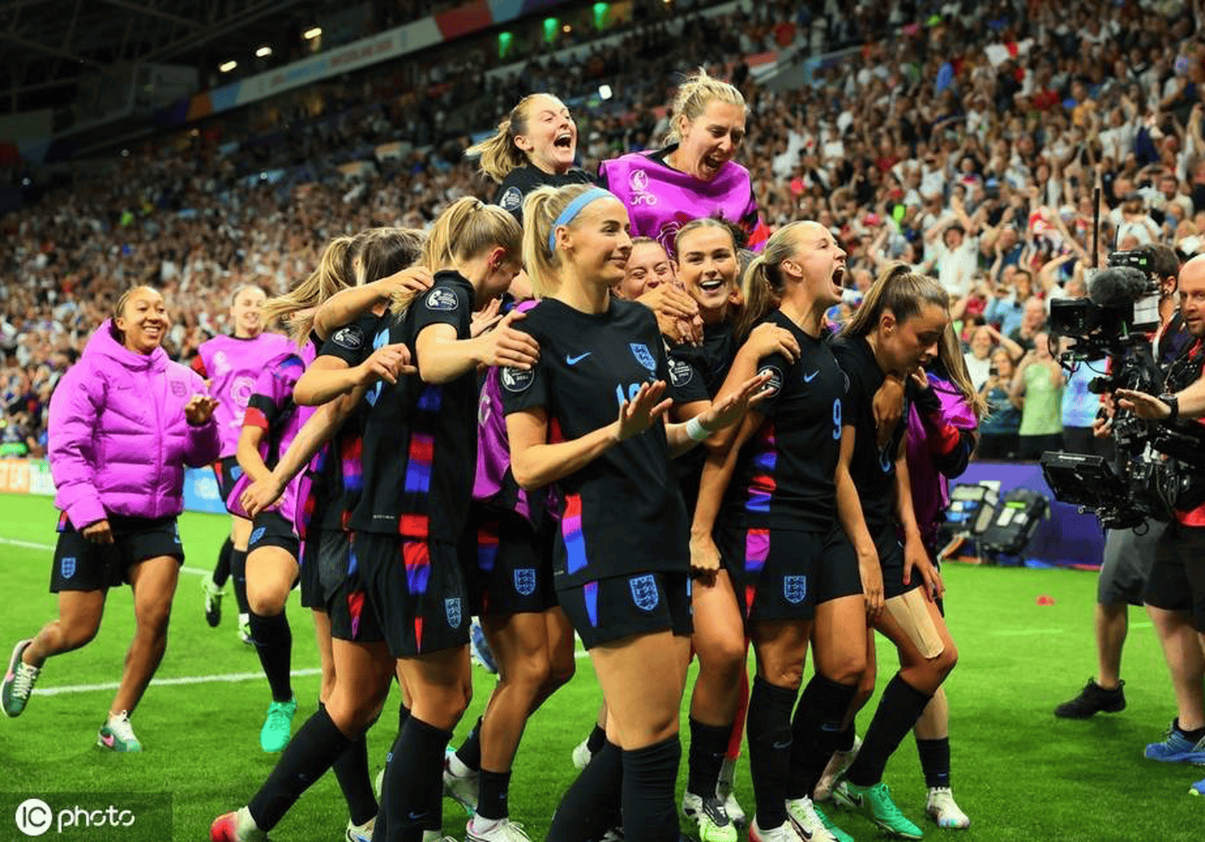 包含女足欧洲冠军联赛：马德里竞技女足1-2尤文图斯女足的词条