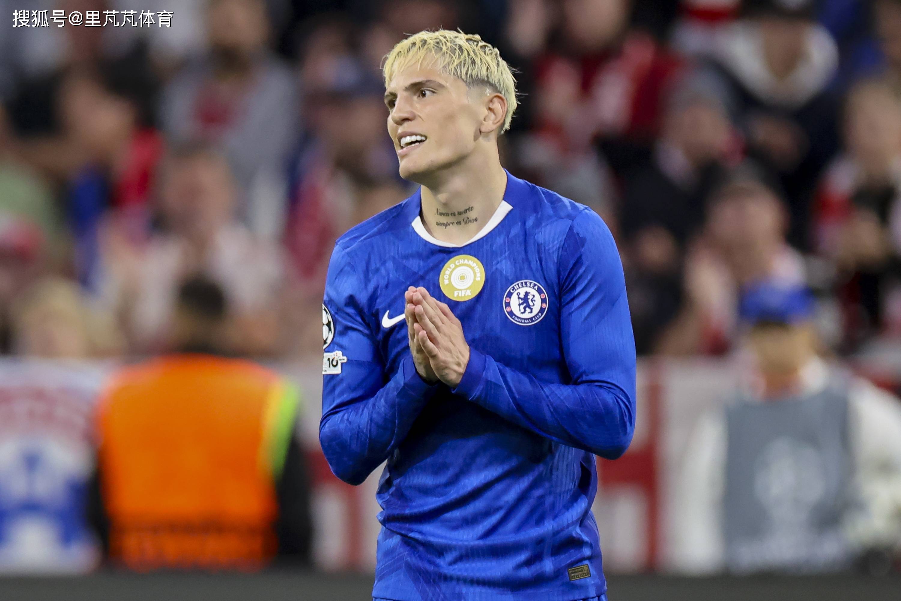 包含阿森纳球星被告知他“太重”，必须“减肥”才能在英超联赛取得成功的词条