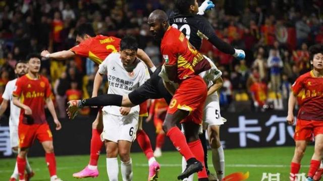 包含中甲“潜规则”？多队心照不宣上演“冲超刹车战”，谁最终升超？的词条  第2张