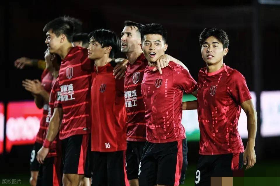 太可惜了！成都蓉城亚冠正赛首战1-2被蔚山HD逆转绝杀，错失亚冠第一分的简单介绍