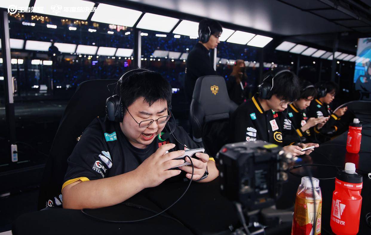 狼队发文：很遗憾今天未能拿下比赛的胜利，我们会总结失利的简单介绍