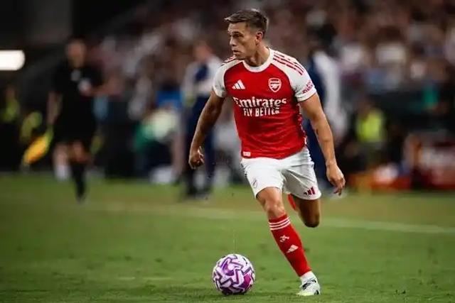 包含意甲媒体透露：土超豪门贝西克塔斯想挖米兰的奇克，准的词条