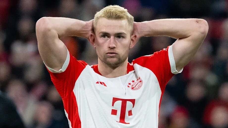 包含德利赫特崛起：曼联后防线的新领袖？的词条